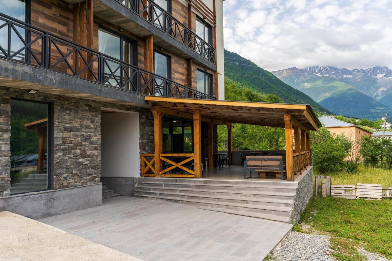Hotel Latveli Mestia Exteriör bild