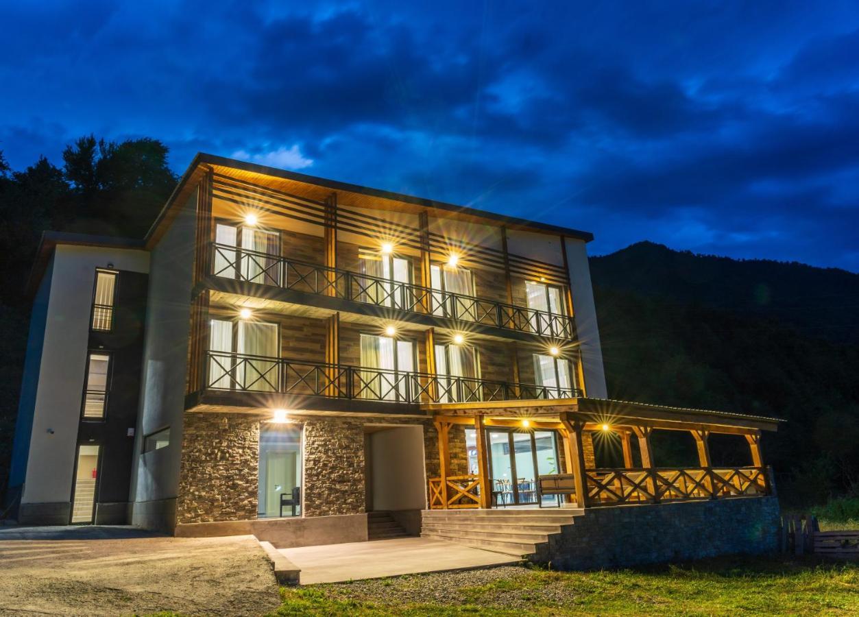 Hotel Latveli Mestia Exteriör bild